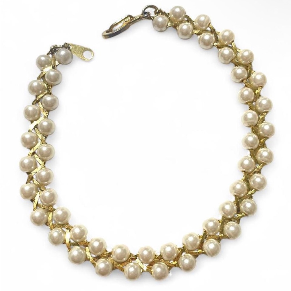Elegant Gold and Cream Faux Pearl Bracelet